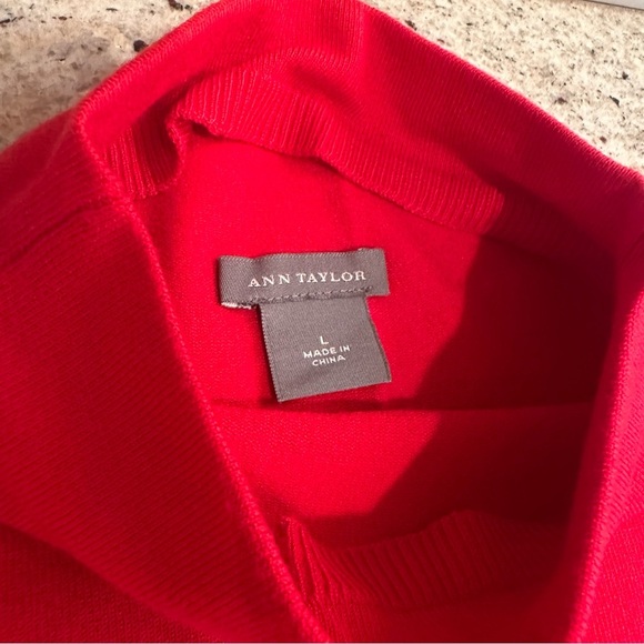 Ann Taylor Red Mock Neck Top Size Large - Picture 5 of 6
